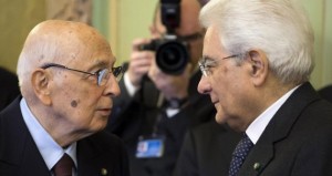 Sergio Mattarella e Giorgio Napolitanosi salutano commossi